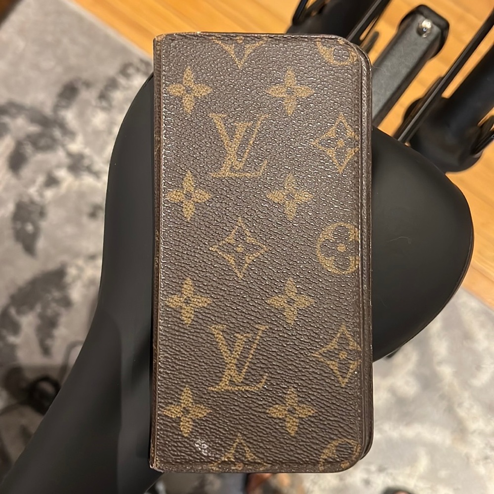 Authentic Louis Vuitton iPhone folio